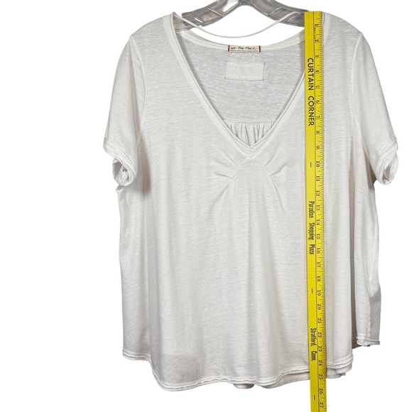 FREE PEOPLE, ALL YOU NEED RUCHED V-NECK TEE, White, Size Medium - Picture 4 of 7